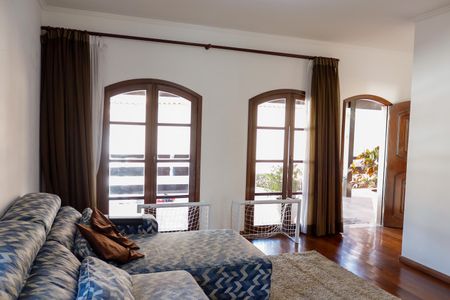 Casa à venda com 375m², 3 quartos e 5 vagas Casa à venda com 375m², 3 quartos e 5 vagasSala