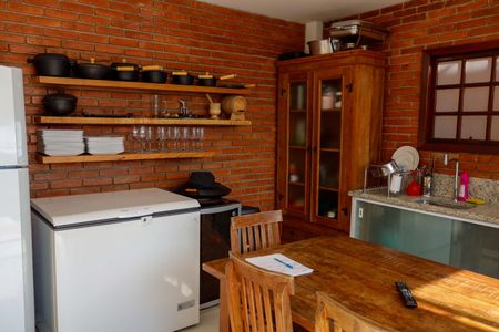 Casa à venda com 375m², 3 quartos e 5 vagas Casa à venda com 375m², 3 quartos e 5 vagasÁrea comum - Churrasqueira