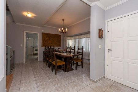 Casa à venda com 267m², 3 quartos e 4 vagas