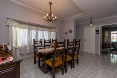 Casa à venda com 267m², 3 quartos e 4 vagas