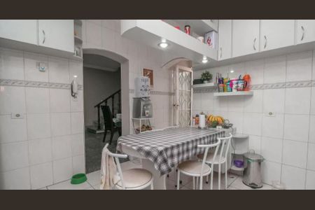 Casa de condomínio à venda com 300m², 4 quartos e 2 vagas