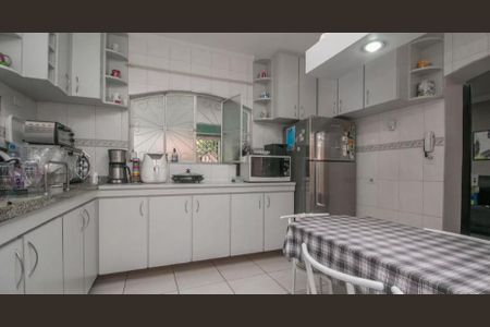 Casa de condomínio à venda com 300m², 4 quartos e 2 vagas