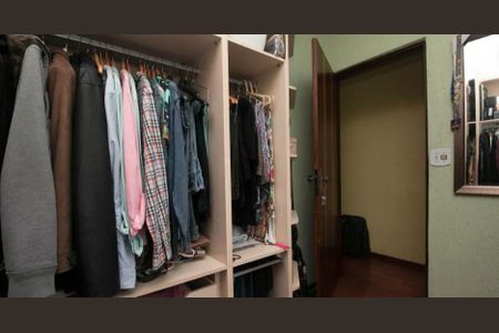 Casa de condomínio à venda com 300m², 4 quartos e 2 vagas