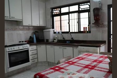 Casa de condomínio à venda com 268m², 4 quartos e 3 vagas