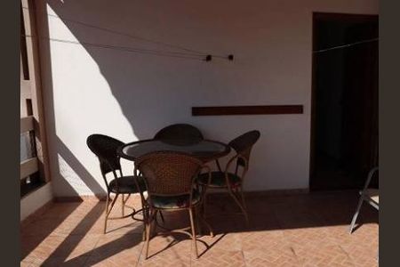 Casa de condomínio à venda com 268m², 4 quartos e 3 vagas