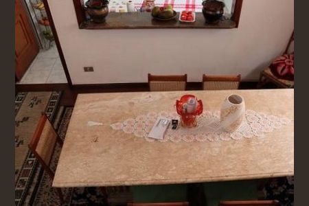 Casa de condomínio à venda com 268m², 4 quartos e 3 vagas
