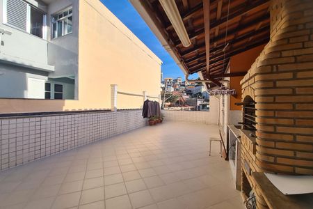 Casa à venda com 150m², 4 quartos e 4 vagas Casa à venda com 150m², 4 quartos e 4 vagasChurrasqueira