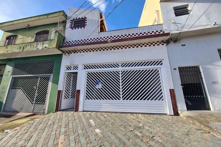 Casa à venda com 150m², 4 quartos e 4 vagas Casa à venda com 150m², 4 quartos e 4 vagasEntrada