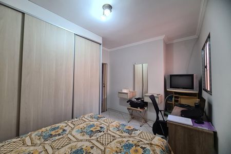 Casa à venda com 150m², 4 quartos e 4 vagas Casa à venda com 150m², 4 quartos e 4 vagasSuíte 1