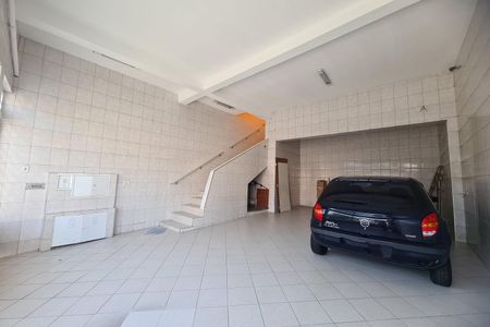 Casa à venda com 150m², 4 quartos e 4 vagas Casa à venda com 150m², 4 quartos e 4 vagasGaragem