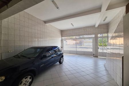 Casa à venda com 150m², 4 quartos e 4 vagas Casa à venda com 150m², 4 quartos e 4 vagasGaragem