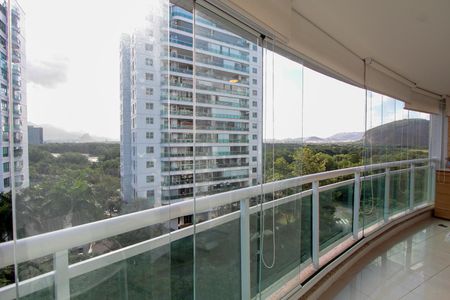 Apartamento para alugar com 127m², 3 quartos e 2 vagas Apartamento para alugar com 127m², 3 quartos e 2 vagasVaranda