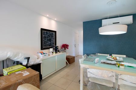 Apartamento para alugar com 127m², 3 quartos e 2 vagas Apartamento para alugar com 127m², 3 quartos e 2 vagasSala