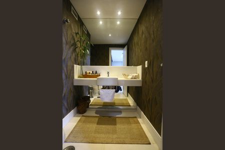 Apartamento à venda com 162m², 2 quartos e 3 vagasLavabo