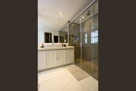 Apartamento à venda com 162m², 2 quartos e 3 vagasBanheiro da Suíte 2