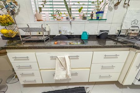 Casa à venda com 125m², 2 quartos e 2 vagas Casa à venda com 125m², 2 quartos e 2 vagasCozinha