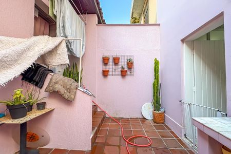 Casa à venda com 125m², 2 quartos e 2 vagas Casa à venda com 125m², 2 quartos e 2 vagasQuintal