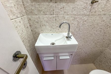 Casa à venda com 125m², 2 quartos e 2 vagas Casa à venda com 125m², 2 quartos e 2 vagasBanheiro de serviço