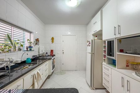 Casa à venda com 125m², 2 quartos e 2 vagas Casa à venda com 125m², 2 quartos e 2 vagasCozinha