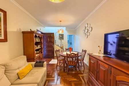 Casa à venda com 125m², 2 quartos e 2 vagas Casa à venda com 125m², 2 quartos e 2 vagasSala