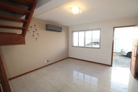 Casa à venda com 120m², 2 quartos e 1 vagaSala
