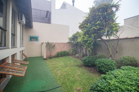 Casa à venda com 300m², 4 quartos e 5 vagasQuintal