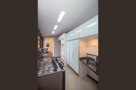 Casa à venda com 300m², 4 quartos e 5 vagasCozinha