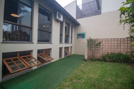 Casa à venda com 300m², 4 quartos e 5 vagasQuintal