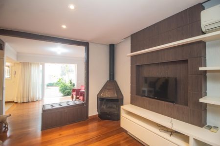 Casa à venda com 300m², 4 quartos e 5 vagasSala