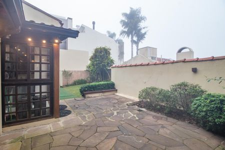 Casa à venda com 300m², 4 quartos e 5 vagasQuintal