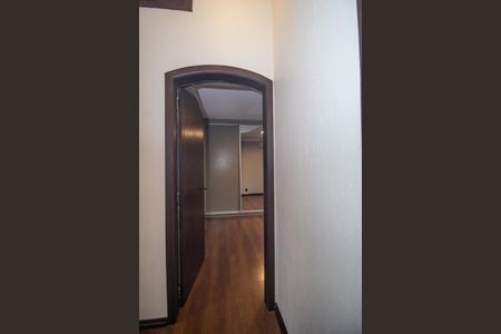 Casa à venda com 300m², 4 quartos e 5 vagasCorredor