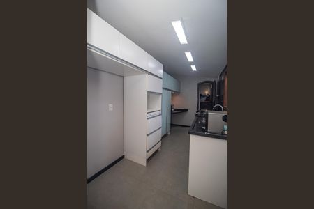 Casa à venda com 300m², 4 quartos e 5 vagasCozinha