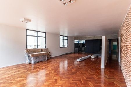Apartamento para alugar com 244m², 4 quartos e 1 vagaSala