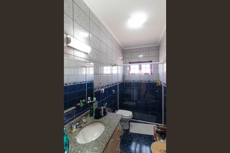 Casa à venda com 240m², 4 quartos e 2 vagas Casa à venda com 240m², 4 quartos e 2 vagasBanheiro 01