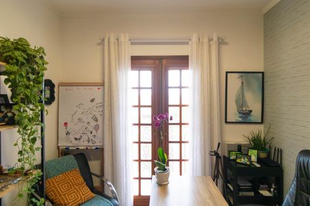 Casa à venda com 240m², 4 quartos e 2 vagas Casa à venda com 240m², 4 quartos e 2 vagasQuarto 02