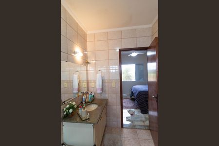 Casa à venda com 240m², 4 quartos e 2 vagas Casa à venda com 240m², 4 quartos e 2 vagasBanheiro da Suíte
