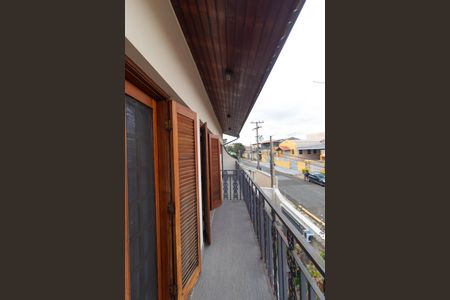 Casa à venda com 240m², 4 quartos e 2 vagas Casa à venda com 240m², 4 quartos e 2 vagasSacada dos Quarto 02 e 03