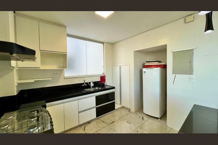 Apartamento à venda com 169m², 3 quartos e 3 vagas Apartamento à venda com 169m², 3 quartos e 3 vagasCozinha