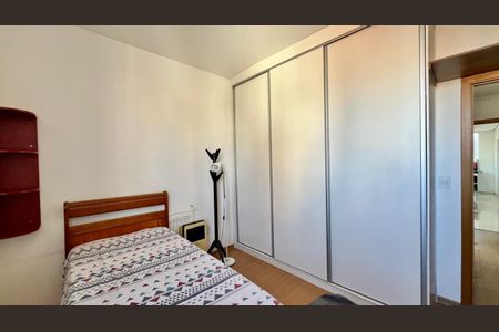 Apartamento à venda com 169m², 3 quartos e 3 vagas Apartamento à venda com 169m², 3 quartos e 3 vagasSuíte