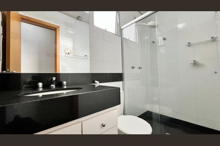 Apartamento à venda com 169m², 3 quartos e 3 vagas Apartamento à venda com 169m², 3 quartos e 3 vagasBanheiro 1