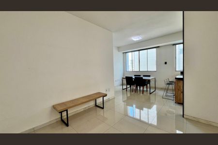 Apartamento à venda com 169m², 3 quartos e 3 vagas Apartamento à venda com 169m², 3 quartos e 3 vagasSala