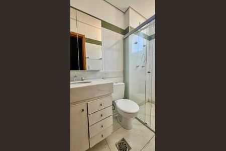 Apartamento à venda com 169m², 3 quartos e 3 vagas Apartamento à venda com 169m², 3 quartos e 3 vagasBanheiro da Suíte