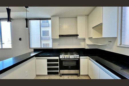 Apartamento à venda com 169m², 3 quartos e 3 vagas Apartamento à venda com 169m², 3 quartos e 3 vagasCozinha