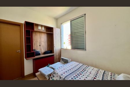 Apartamento à venda com 169m², 3 quartos e 3 vagas Apartamento à venda com 169m², 3 quartos e 3 vagasSuíte