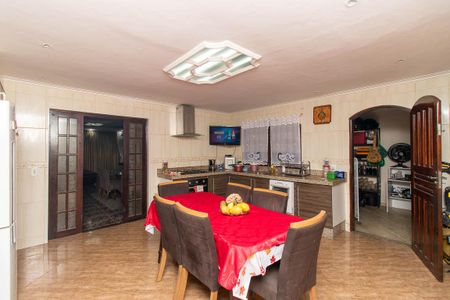 Casa à venda com 349m², 3 quartos e 3 vagas Casa à venda com 349m², 3 quartos e 3 vagasCozinha