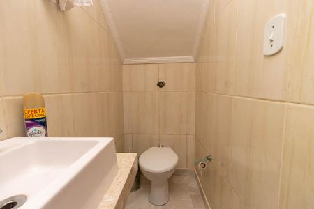 Casa à venda com 349m², 3 quartos e 3 vagas Casa à venda com 349m², 3 quartos e 3 vagasBanheiro da Garagem