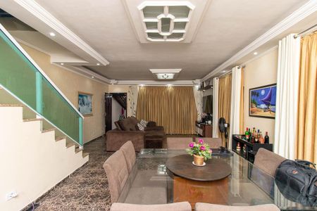 Casa à venda com 349m², 3 quartos e 3 vagas Casa à venda com 349m², 3 quartos e 3 vagasSala