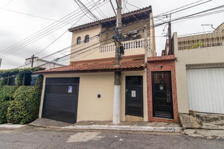 Casa à venda com 349m², 3 quartos e 3 vagas Casa à venda com 349m², 3 quartos e 3 vagasFachada