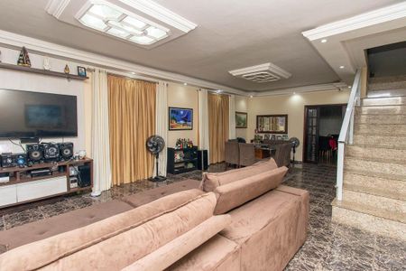 Casa à venda com 349m², 3 quartos e 3 vagas Casa à venda com 349m², 3 quartos e 3 vagasSala