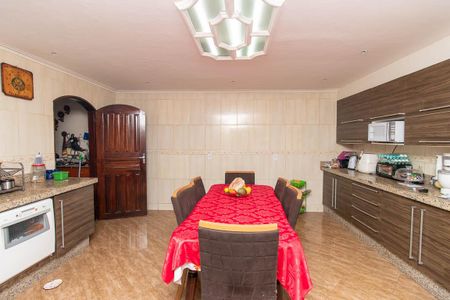 Casa à venda com 349m², 3 quartos e 3 vagas Casa à venda com 349m², 3 quartos e 3 vagasCozinha